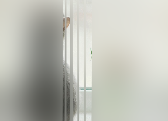 Photoshop制作雨后玻璃水珠流动效果,PS教程,PS家园网