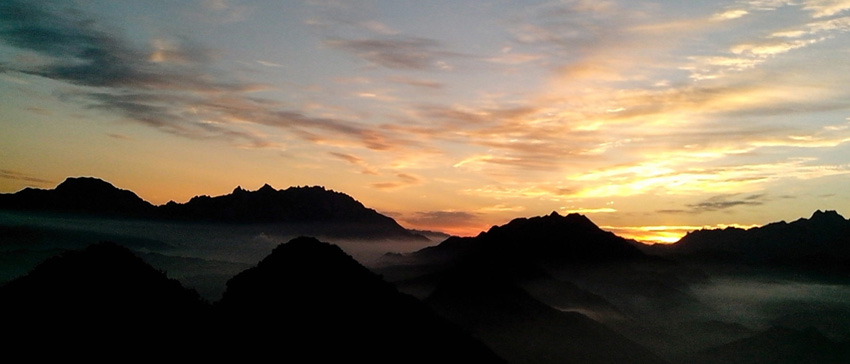 Photoshop给长城照片添加夕阳美景效果,PS教程,PS家园网