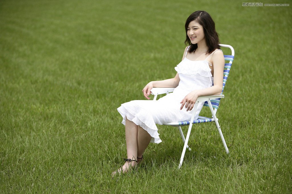 Photoshop调出草地美女梦幻唯美蓝色调