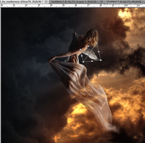 Photoshop合成在乌云密布中飞舞的天使