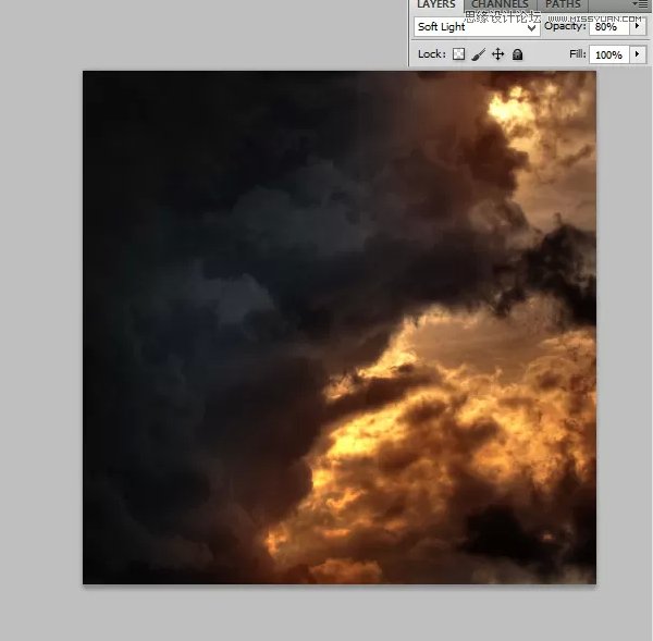 Photoshop合成在乌云密布中飞舞的天使