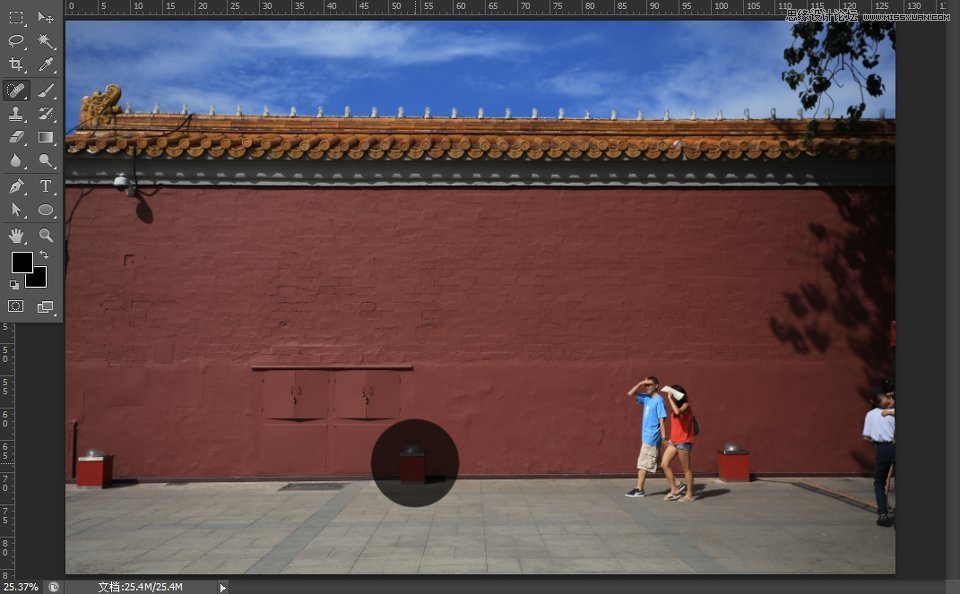 Photoshop如何去掉画面中不想要的元素