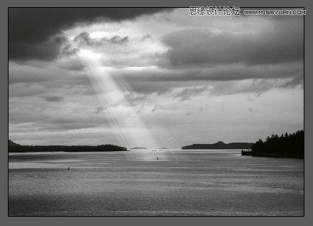 Photoshop给图片添加穿透云层的光线