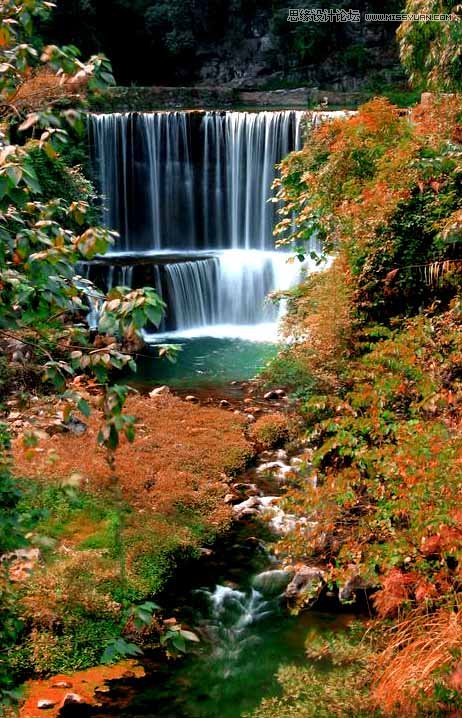 Photoshop给灰蒙蒙的瀑布照片调的更清新