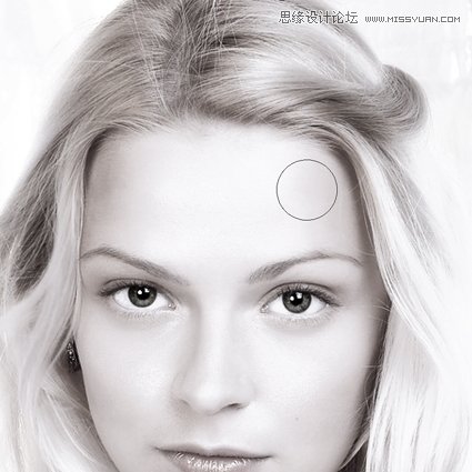 Photoshop调出国外美女照片白发柔美效果