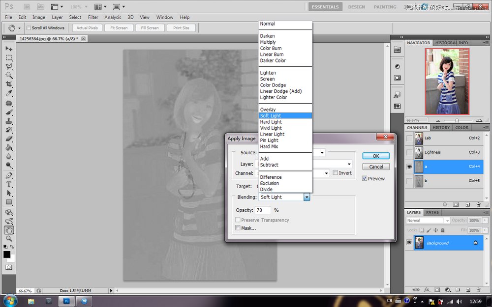 Photoshop调出漂亮MM日系淡雅风格效果