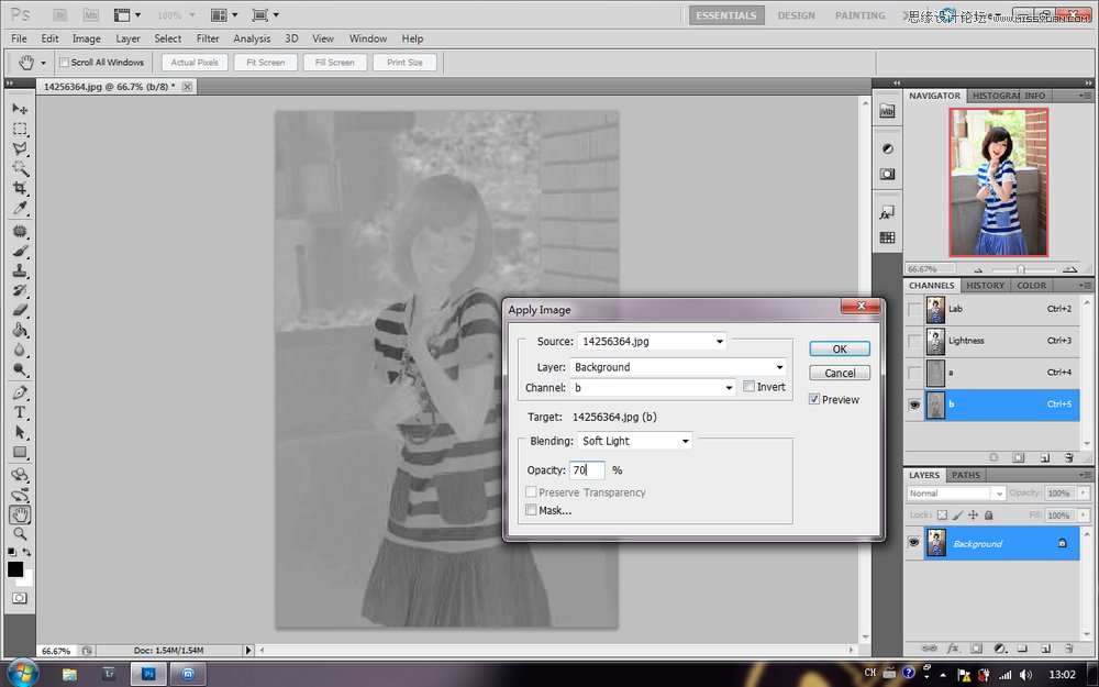Photoshop调出漂亮MM日系淡雅风格效果