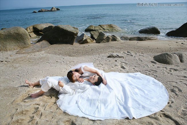 Photoshop调出紫色调海边婚纱照