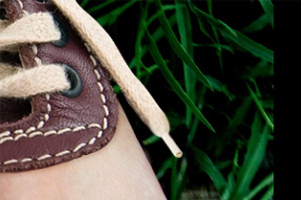 Photoshop合成长在脚上的神奇鞋子