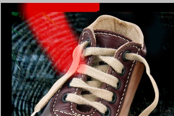 Photoshop合成长在脚上的神奇鞋子