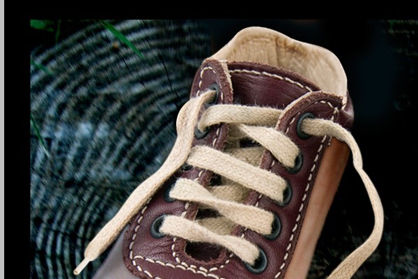 Photoshop合成长在脚上的神奇鞋子