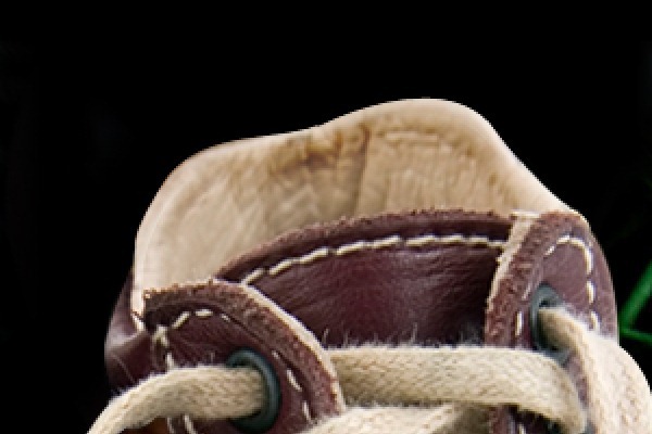 Photoshop合成长在脚上的神奇鞋子