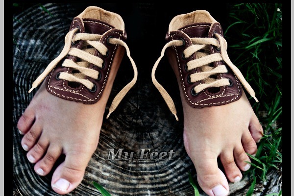 Photoshop合成长在脚上的神奇鞋子