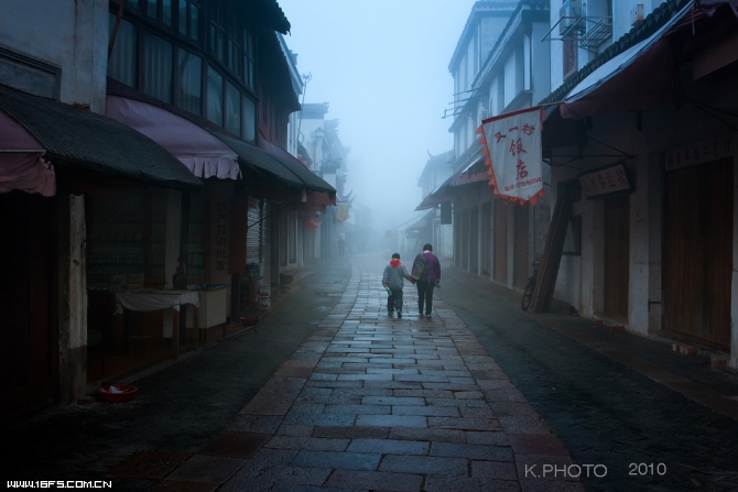 Photoshop调出普通照片暖黄怀旧HDR效果